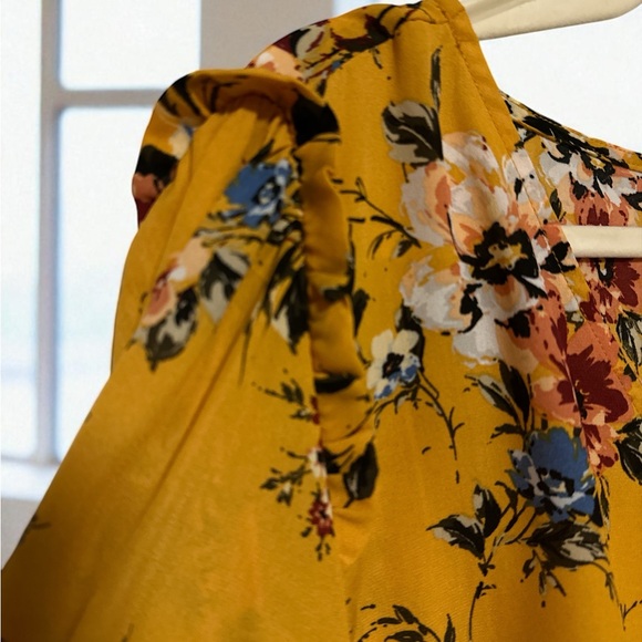 Zac & Rachel Woman Beautiful Golden Floral Women's Top size 3X‎ NWT - Picture 4 of 6